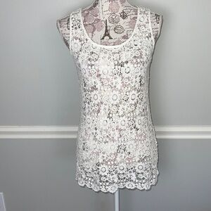 Forever 21 White Flower Tank Top Medium